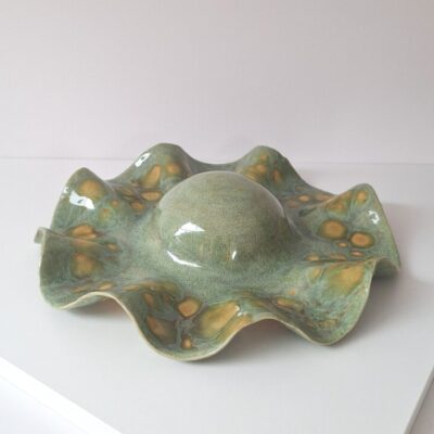 Ceramiczny Kapelusz Ścienny – Unikatowe Rękodzieło