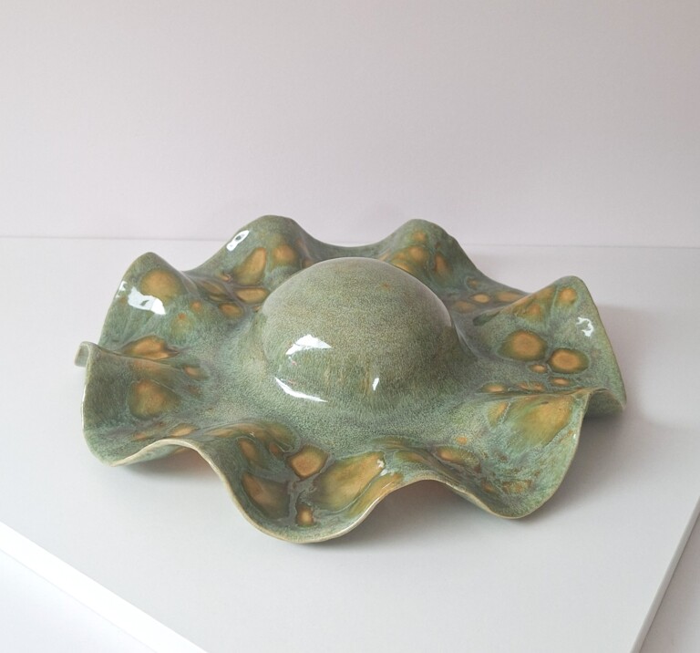 Ceramiczny Kapelusz Ścienny – Unikatowe Rękodzieło