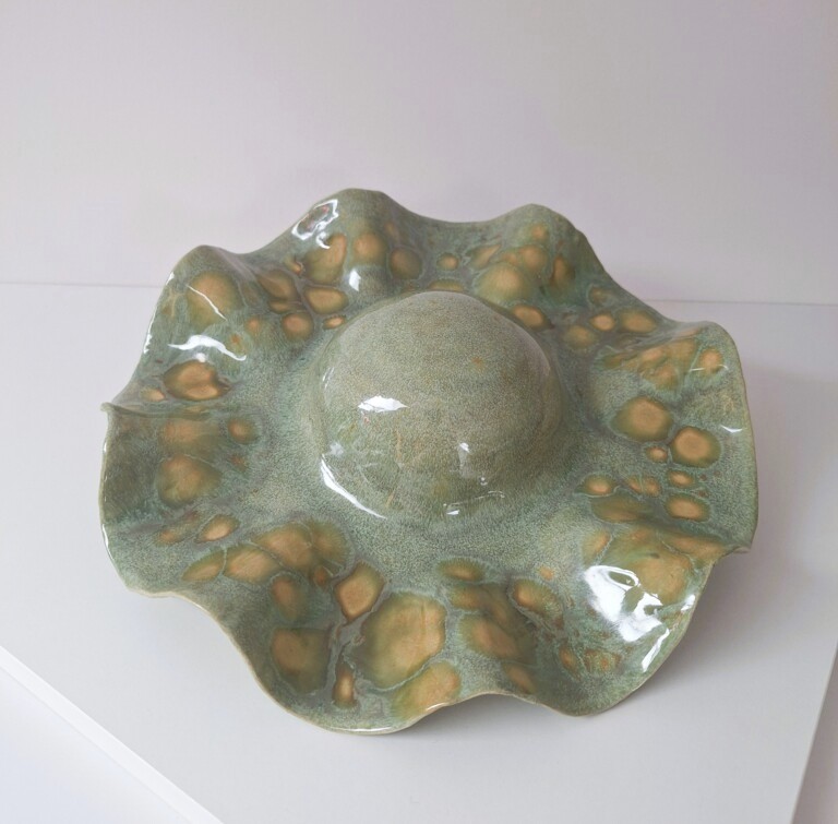 Ceramiczny Kapelusz Ścienny – Unikatowe Rękodzieło