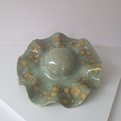 Ceramiczny Kapelusz Ścienny – Unikatowe Rękodzieło