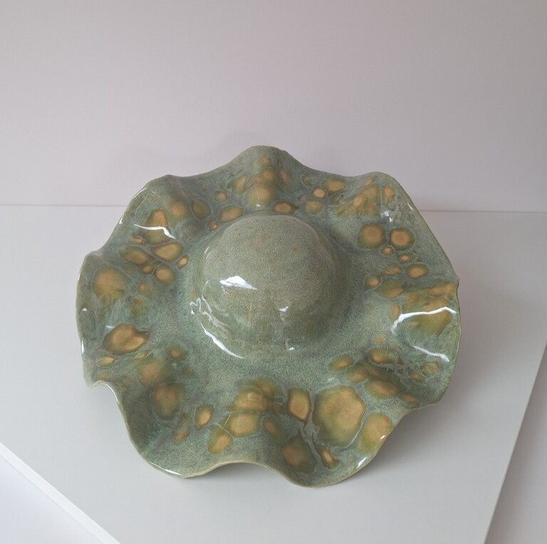 Ceramiczny Kapelusz Ścienny – Unikatowe Rękodzieło