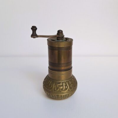 Tradycyjny Turecki Młynek Mosiężny – Klimat Vintage