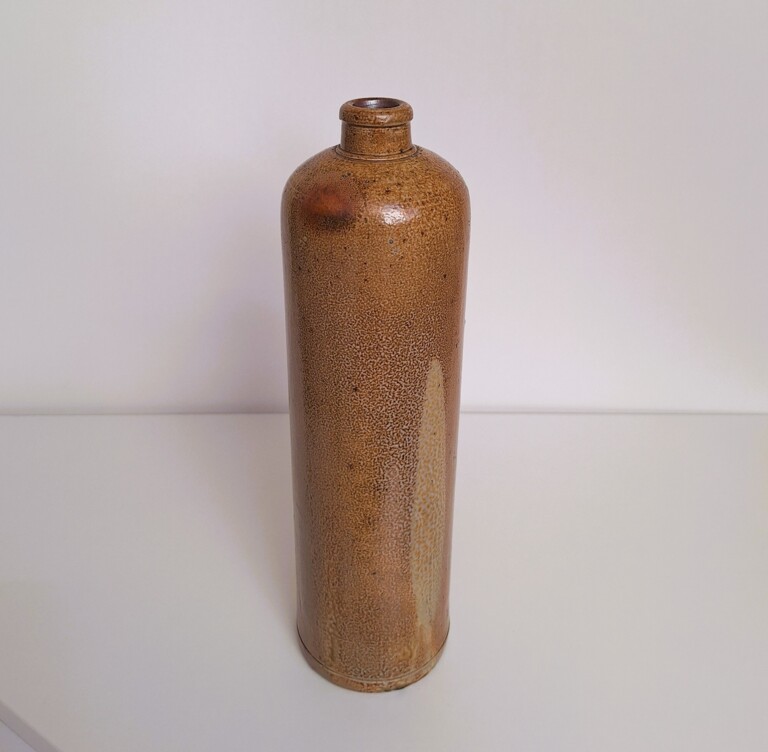 Zabytkowa Butelka Kamionkowa 1L Sygnowana – Antyk Vintage