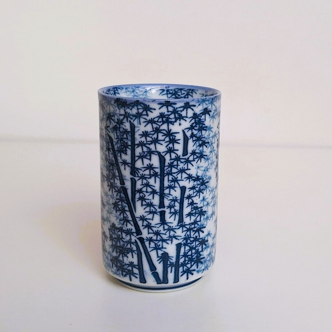 Porcelanowy Kubek Japoński Yunomi – Niebieski Bambus