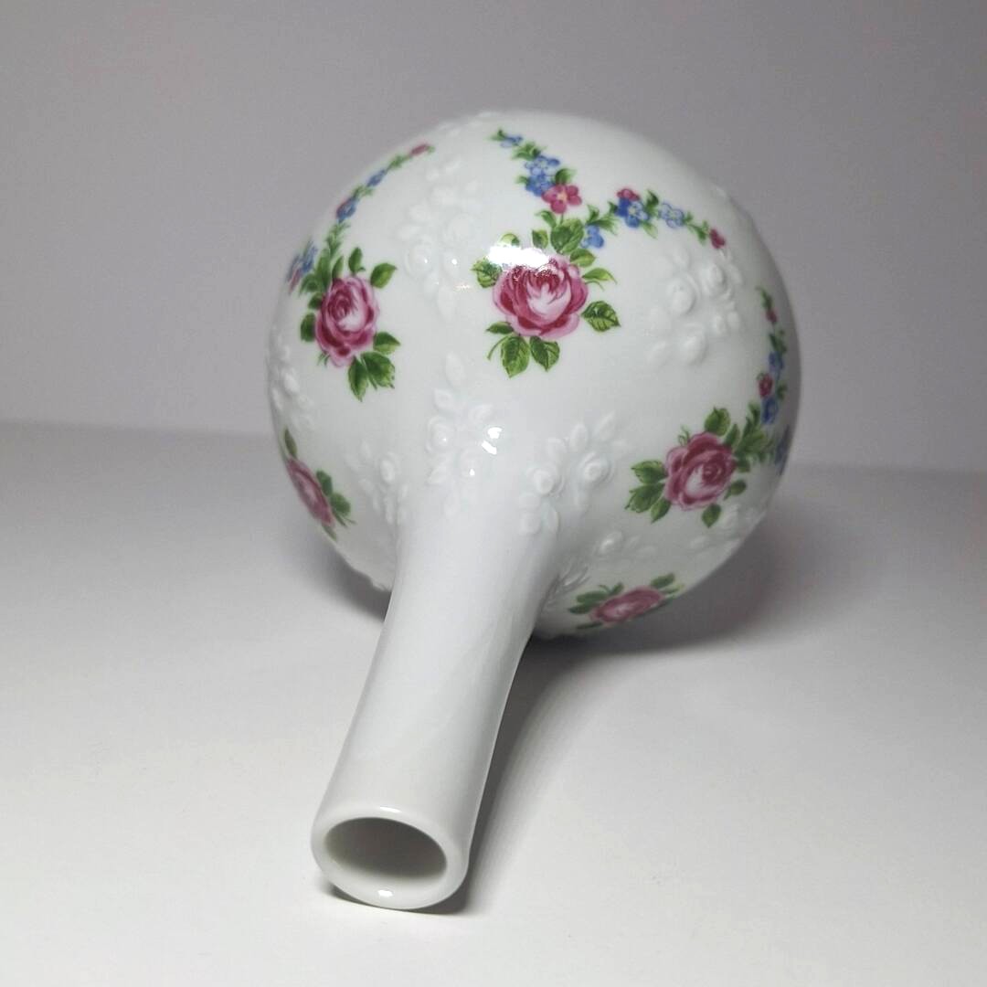 Wazonik flakon Wallendorf porcelana NRD girlandy róże