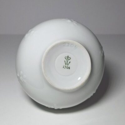 Wazonik flakon Wallendorf porcelana NRD girlandy róże