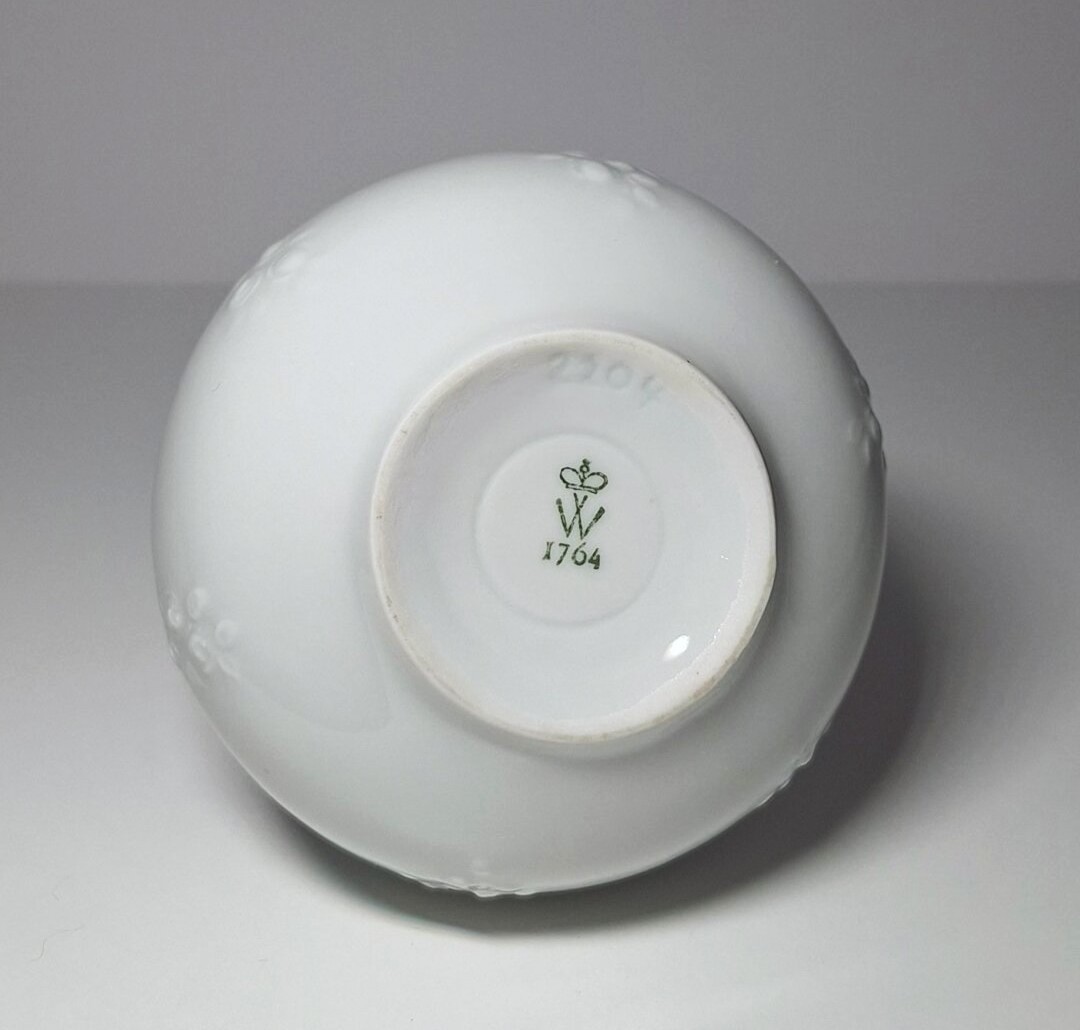 Wazonik flakon Wallendorf porcelana NRD girlandy róże