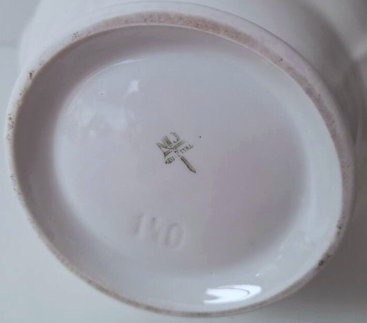 Porcelanowy Dzbanek Neu-Tettau (NPT) – Polne Kwiaty Vintage