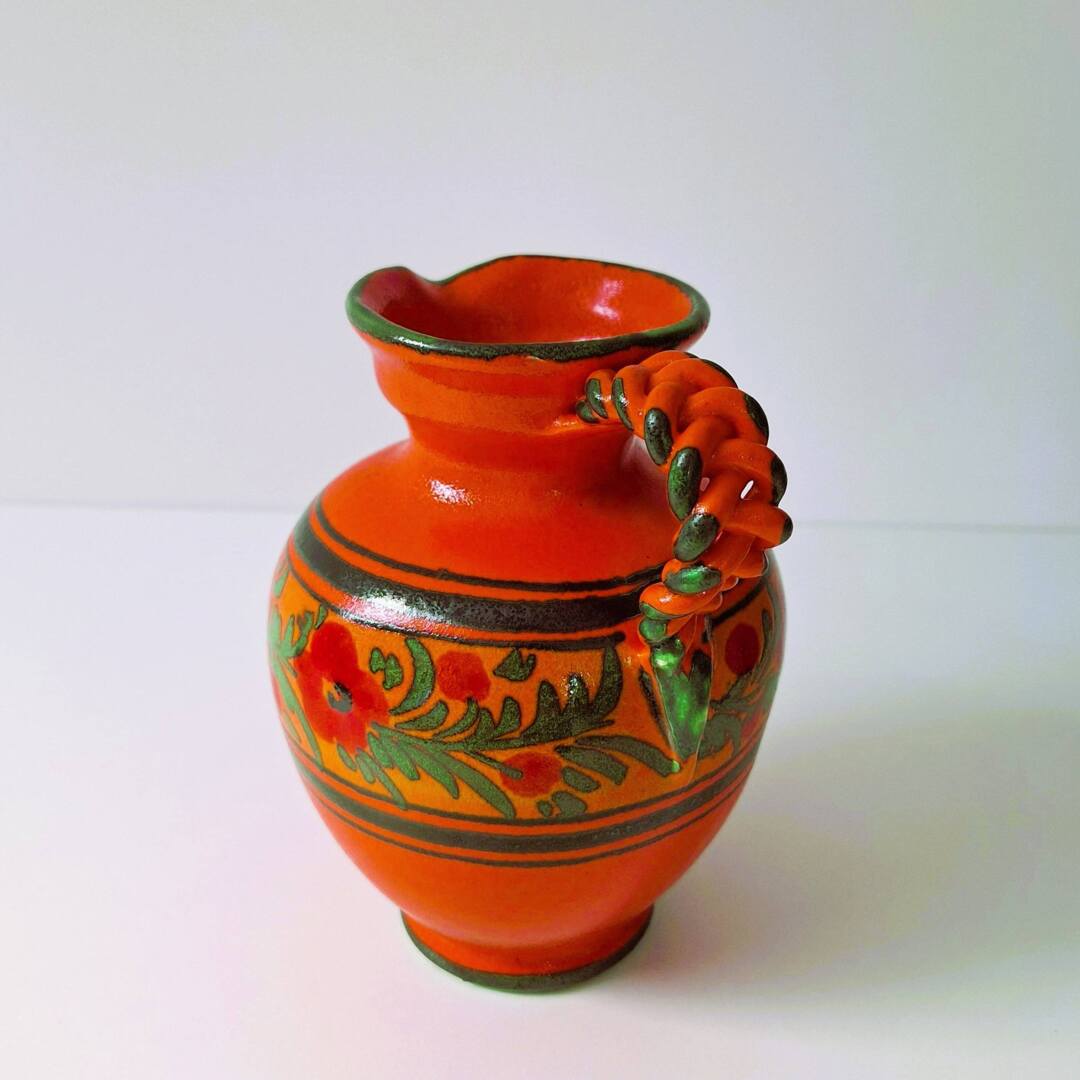 Ceramiczny wazon, dzbanek vintage z uchem warkocz - folk design