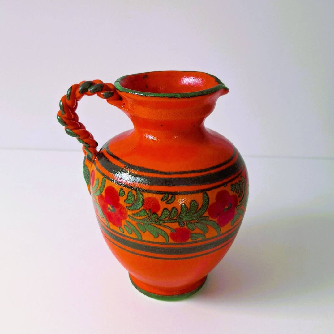 Ceramiczny wazon, dzbanek vintage z uchem warkocz - folk design