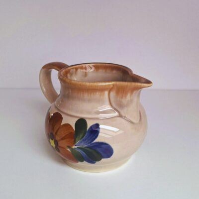 Mlecznik Vintage GDR Kahla – Ceramiczny Dzbanuszek NRD