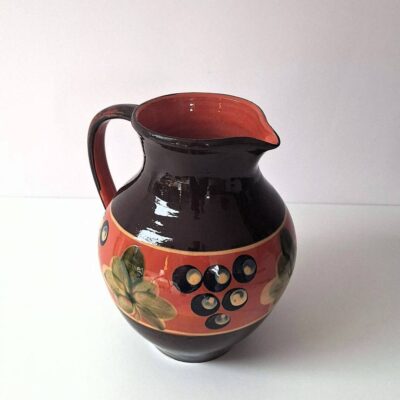 Ceramiczny dzbanek ozdobny – motyw winogron, styl vintage / folk