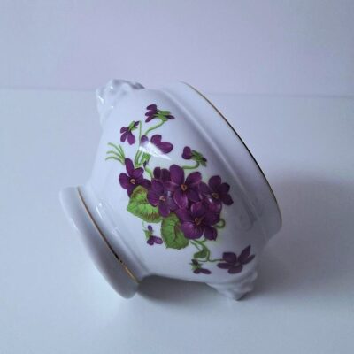 Porcelanowa osłonka z fiołkami Bareuther Waldsassen