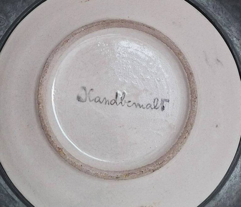 Vintage Talerz Ozdobny – Cyna i Ręcznie Malowana Ceramika