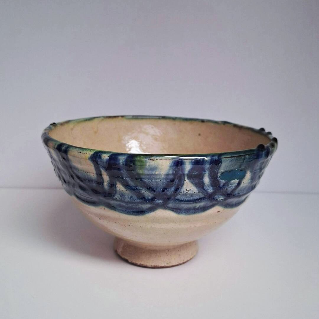 Ręcznie Robiona Misa Ceramiczna Z Niebieskim Motywem