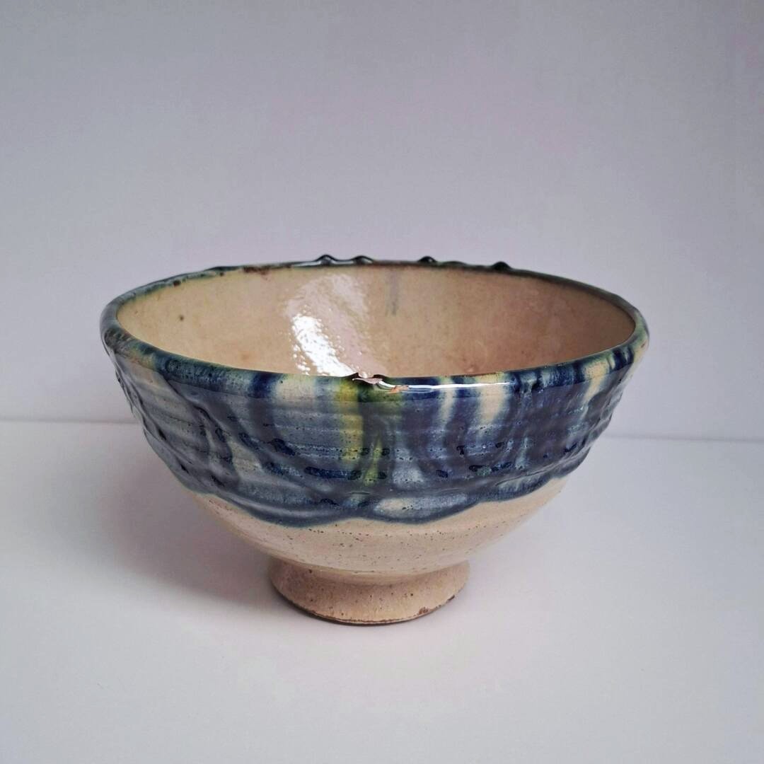 Ręcznie Robiona Misa Ceramiczna Z Niebieskim Motywem