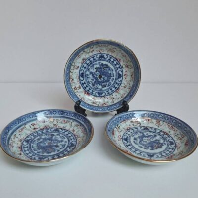 Zestaw 3 talerzyków, spodków – porcelana ryżowa Hong Kong SHL