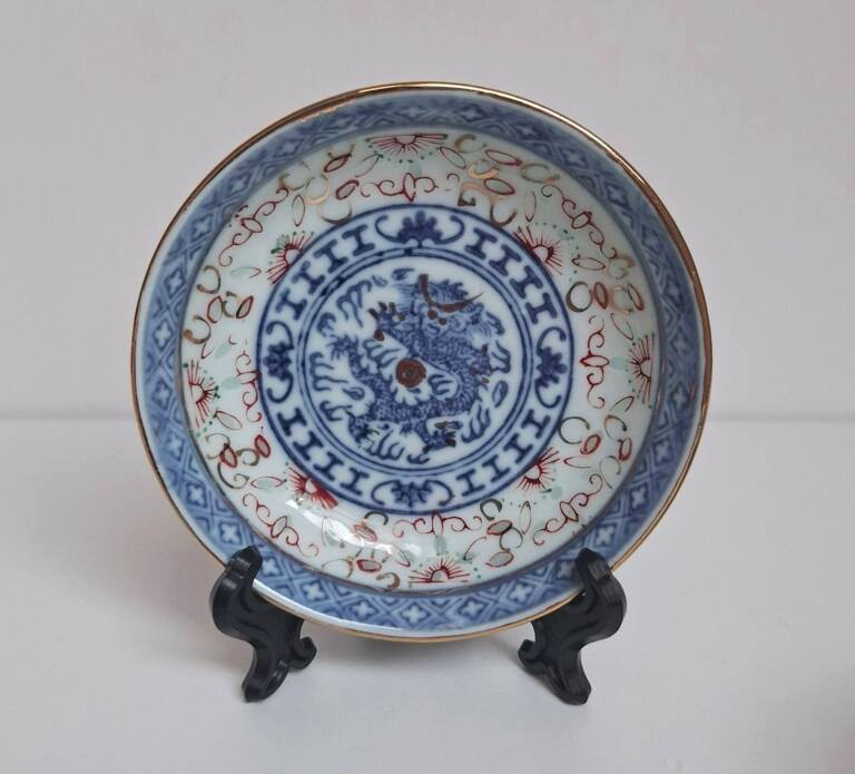 Zestaw 3 talerzyków, spodków – porcelana ryżowa Hong Kong SHL