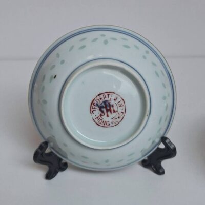 Zestaw 3 talerzyków, spodków – porcelana ryżowa Hong Kong SHL