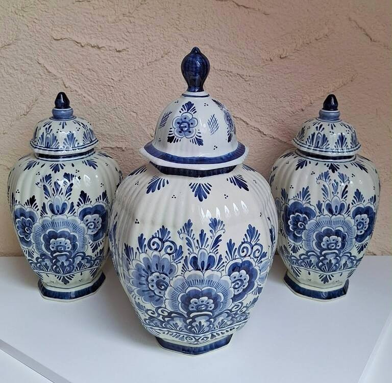 Komplet 3 Wazonów z Pokrywą Delft Holland - Ceramiczne Amfory