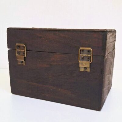 Szkatułka Drewniana Kuferek Vintage – Ozdobna Skrzynka Retro