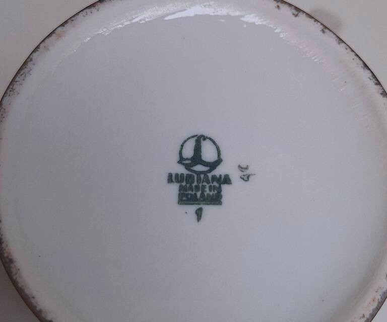 Porcelanowy Dzbanek LUBIANA Retro – Czerwone Róże i Złoto