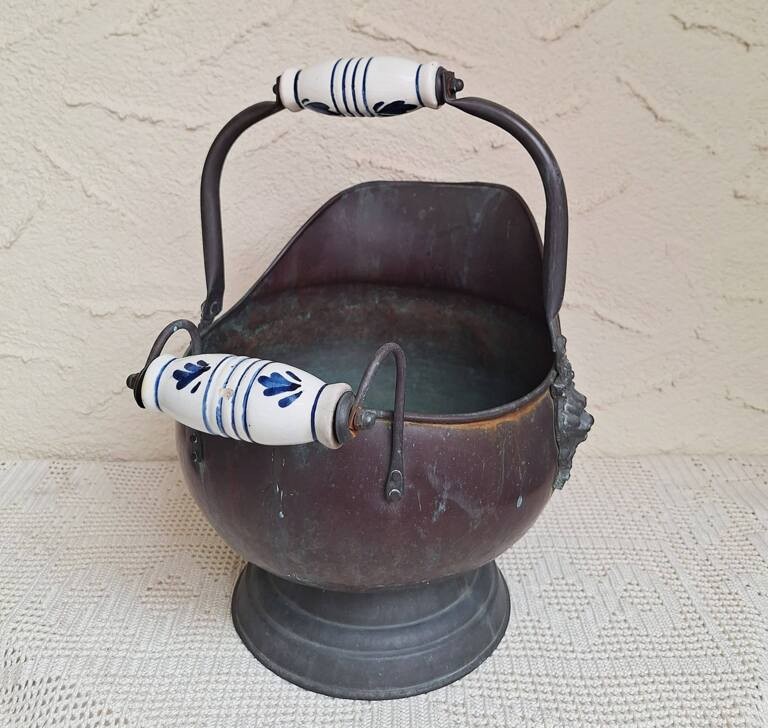 Antyczna Węglarka Miedziana Lwie Głowy Ceramika Delft Vintage