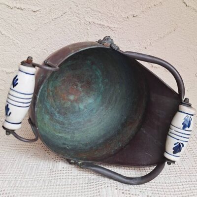 Antyczna Węglarka Miedziana Lwie Głowy Ceramika Delft Vintage