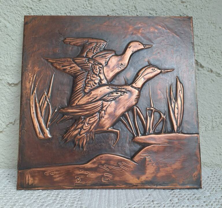 Miedziany obraz vintage – Kaczki w locie, metaloplastyka