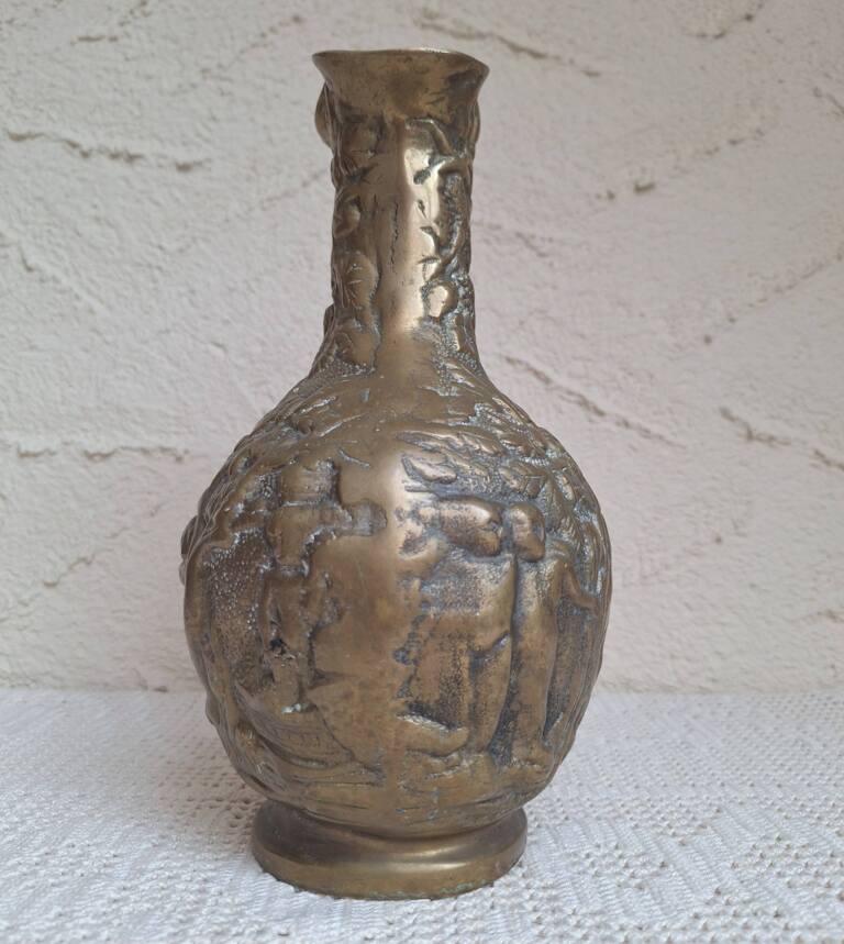 Mosiężny Dzban Vintage – Sceny Winobrania i Putta, Bogaty Relief