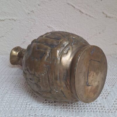 Mosiężny Dzban Vintage – Sceny Winobrania i Putta, Bogaty Relief