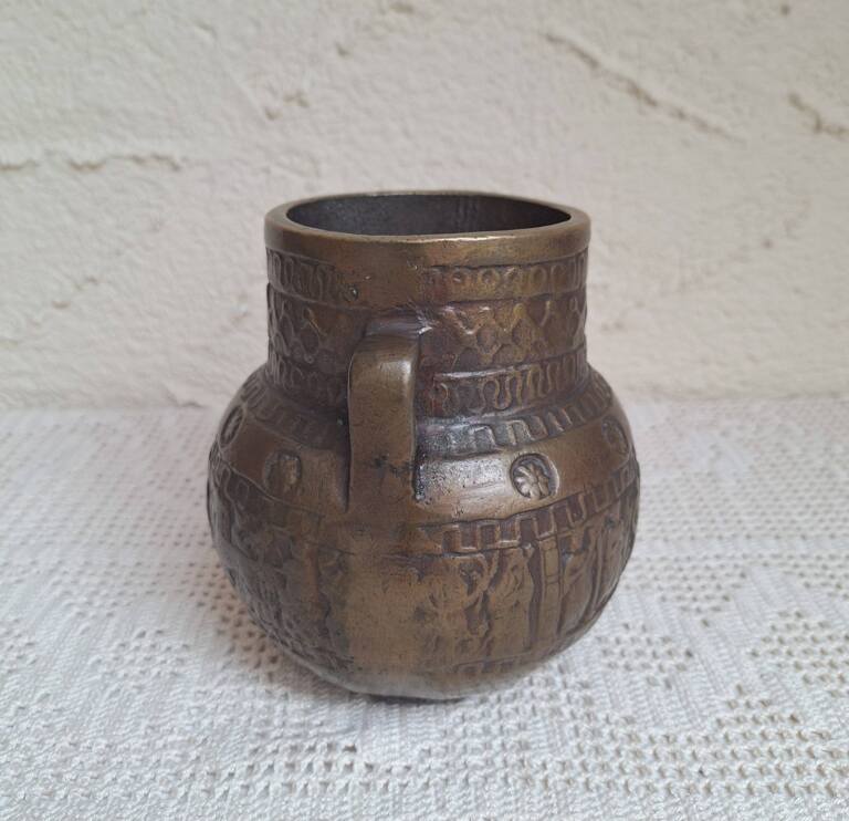 Mosiężna waza amfora vintage – relief grecki, patyna