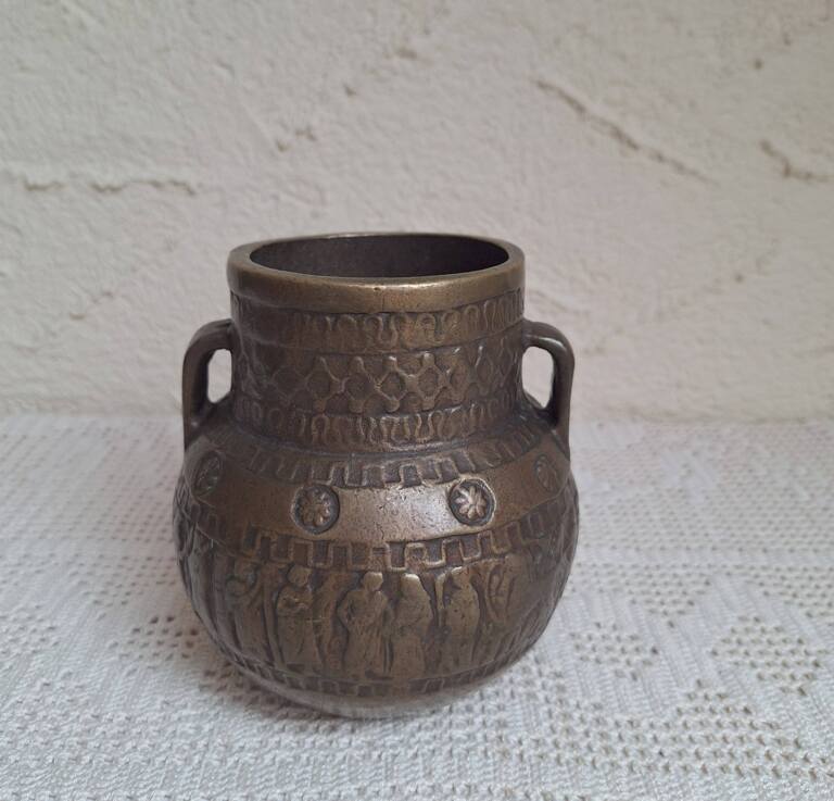 Mosiężna waza amfora vintage – relief grecki, patyna