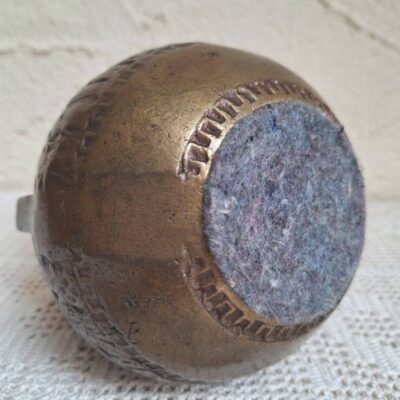 Mosiężna waza amfora vintage – relief grecki, patyna