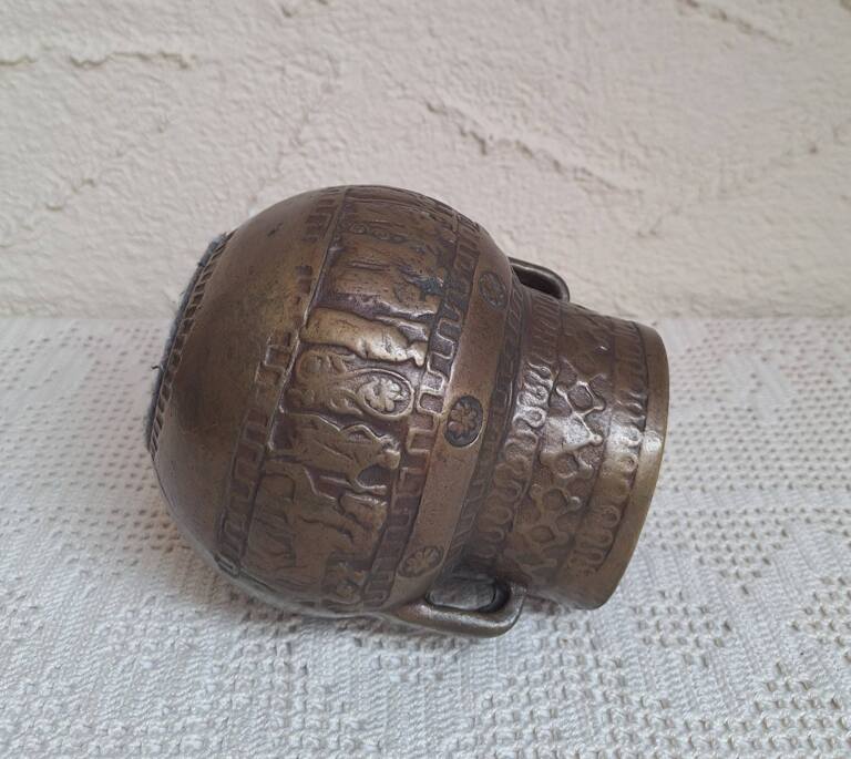 Mosiężna waza amfora vintage – relief grecki, patyna