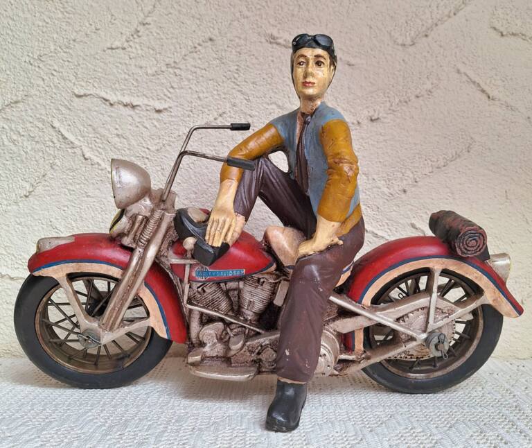 Duża Figurka Retro - Motocyklista na Motocyklu Harley-Davidson