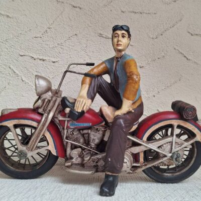 Duża Figurka Retro - Motocyklista na Motocyklu Harley-Davidson