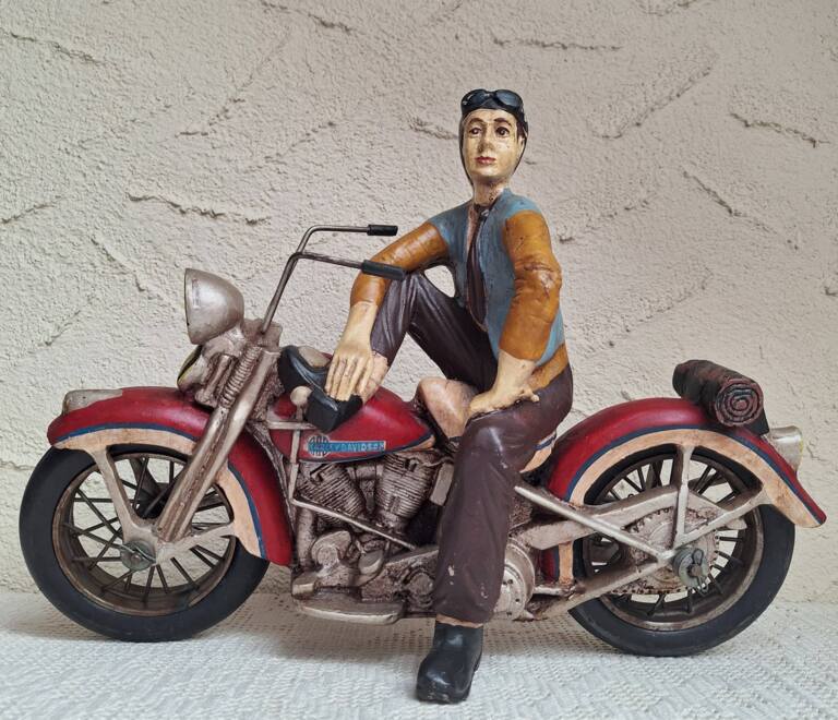 Duża Figurka Retro - Motocyklista na Motocyklu Harley-Davidson